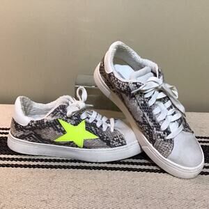 Steve Madden Reeves Sneaker Snakeskin Women’s Sz 6.5 Athliesure Casual Classic